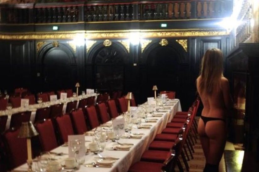 The owner of the best student buttocks was chosen in Cambridge