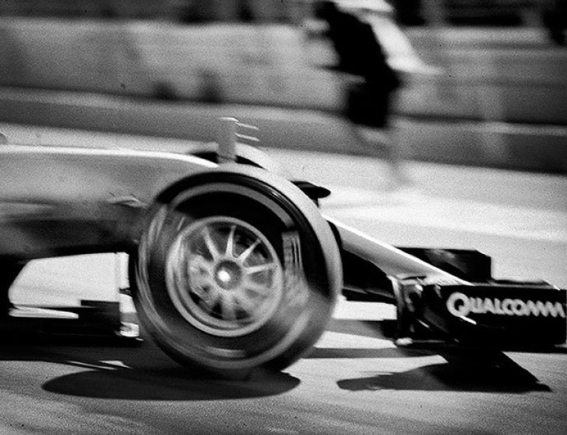 The photographer shot Formula 1 on a century-old camera