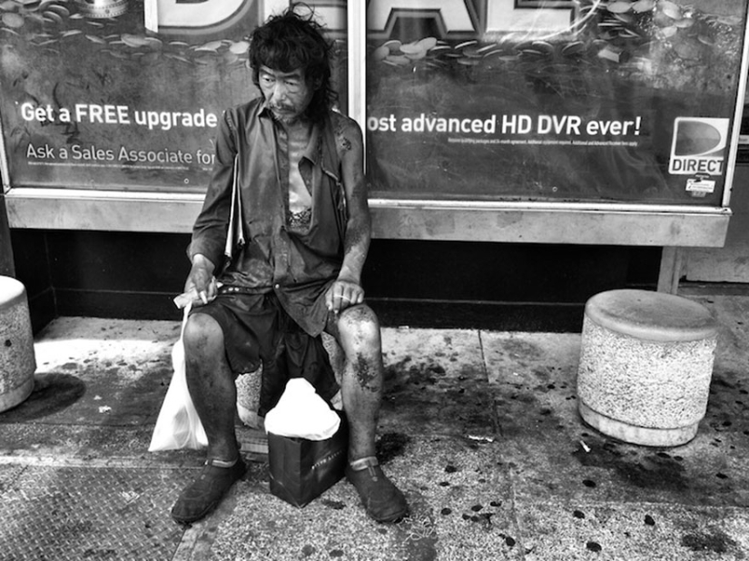 The photographer took pictures of homeless people for ten years, and then she met her father among them