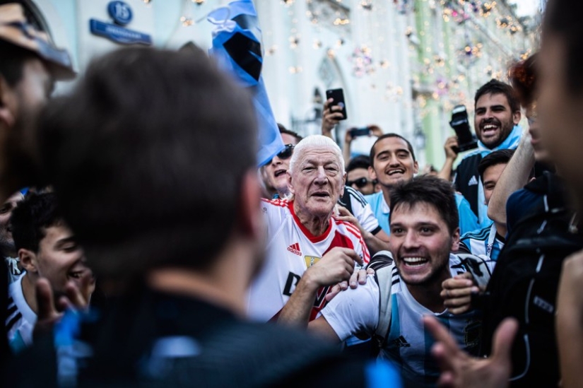 "The place of attraction is Nikolskaya": how the most football street in Russia looks during the 2018 World Cup