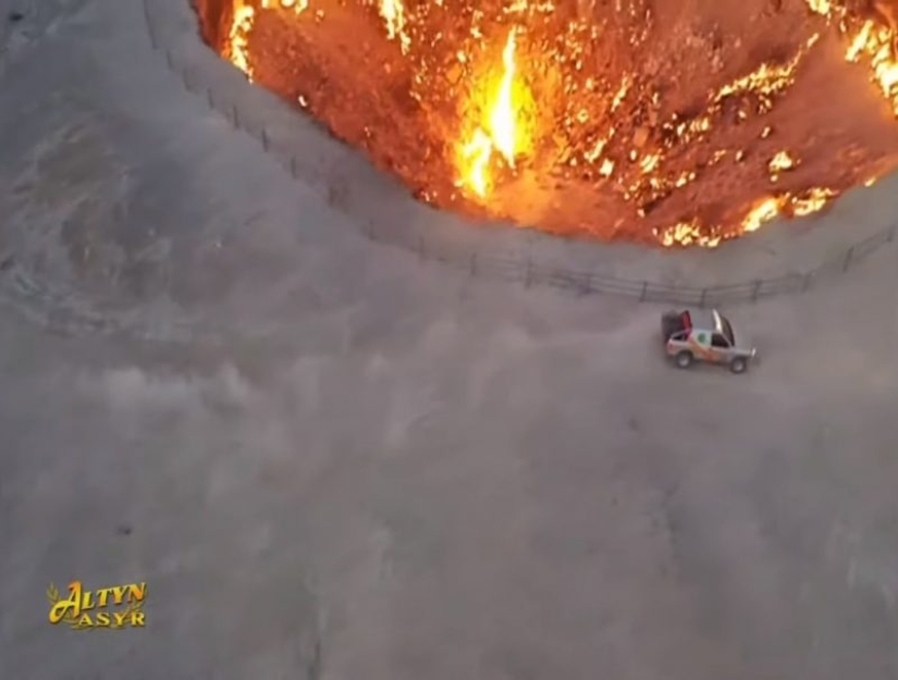 The President of Turkmenistan visited the Gates of Hell, but returned to work