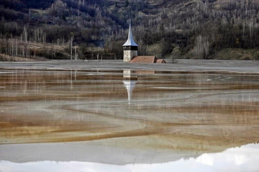 The Romanian village where a toxic lake was formed
