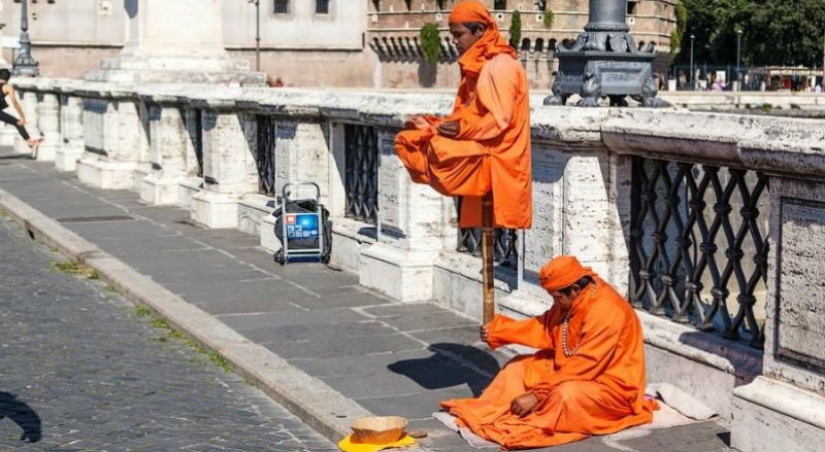 The secret of levitation of street yogis