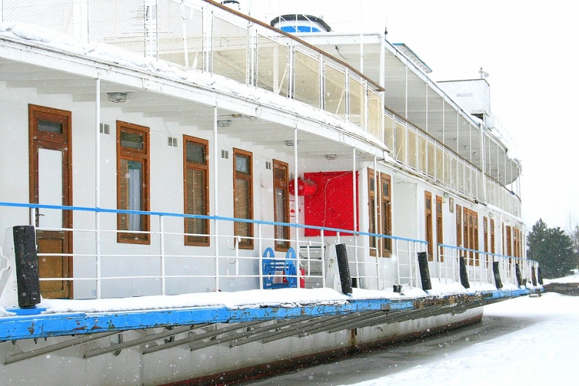 The ship, known as "Stalin's yacht", can be sold for 20 million rubles