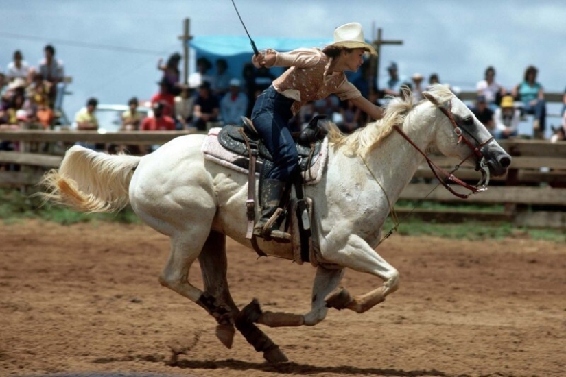 The Story of the First Texas Female Cowboys
