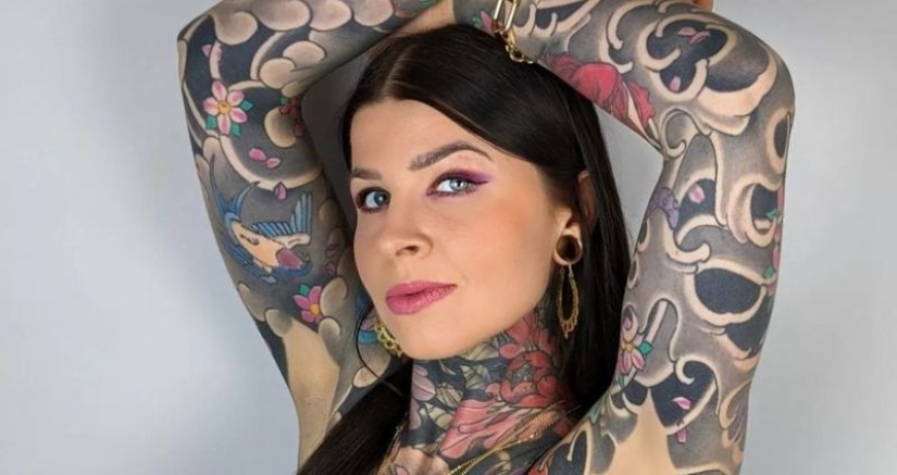 The tattoo model scored the whole body, but for confidence she lacked only a tattoo