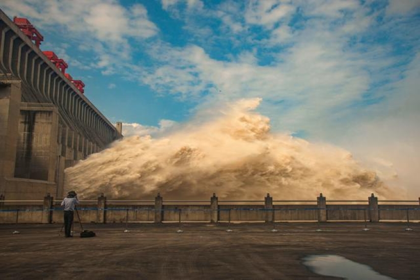 The Three Gorges Dam, or How the Chinese slowed the Earth's Rotation