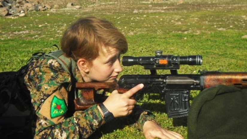 The woman who went to fight: the father found out how his daughter, who fought in Syria against ISIS, died