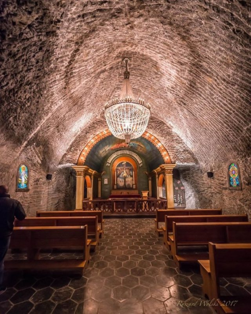 There is a salt mine in Poland with underground lakes, chapels and salt chandeliers, and it looks unreal