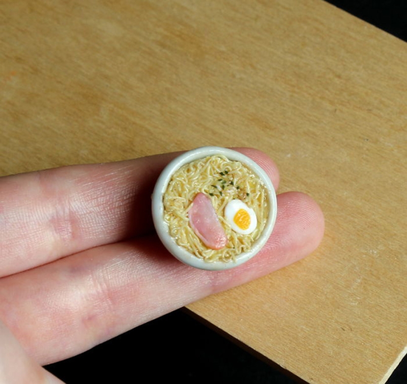 These mini clay sculptures look so much like real food that your mouth is watering