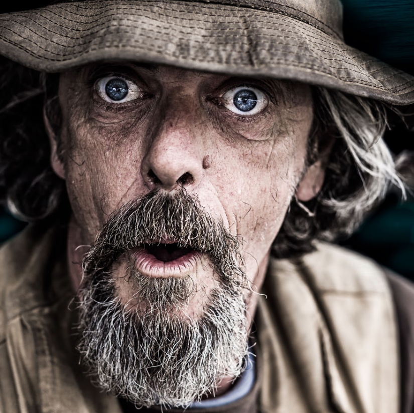 They also have a soul: photographer takes portraits of homeless people
