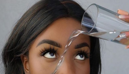 This woman creates stunning optical illusions on her face using only makeup.