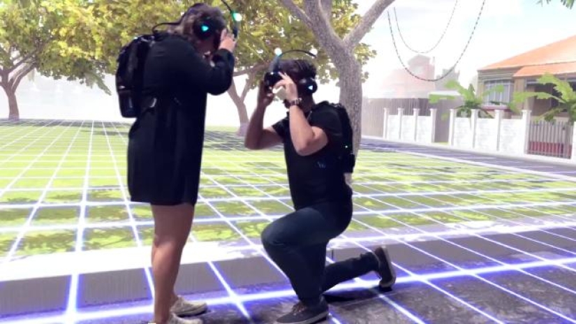 To propose to the girl, the Australian reproduced her favorite childhood place in virtual reality