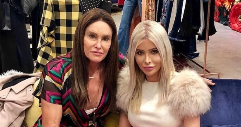 Todo está mezclado en la familia Kardashian: el padrastro anciano de Kim se casa con una joven rubia