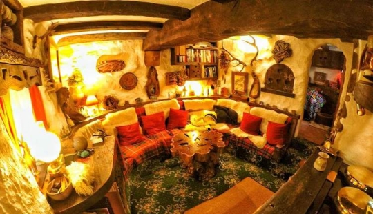 Tolkien fan built the Hobbit house with his own hands and has been living in it for 20 years