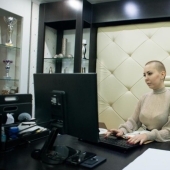 Trabajadoras sexuales virtuales: cómo funciona el negocio de las cámaras web en Rumania