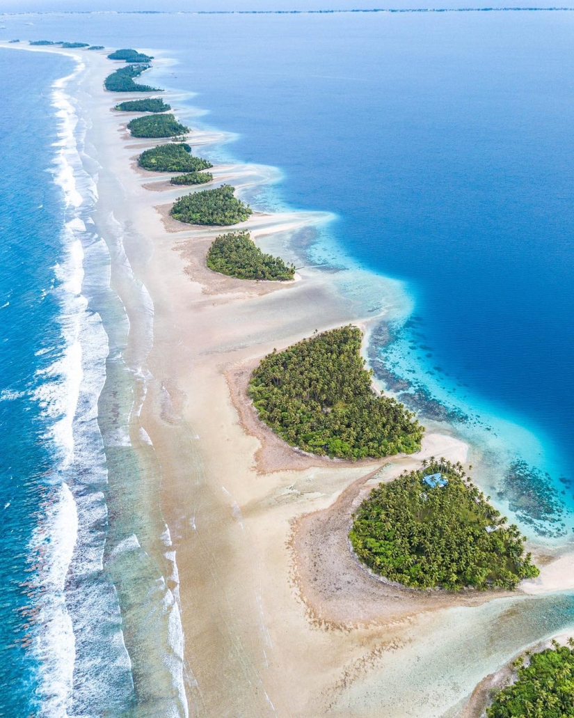 Tropical Paradise: Micronesia and the Marshall Islands in pictures by Robert Michael Poole