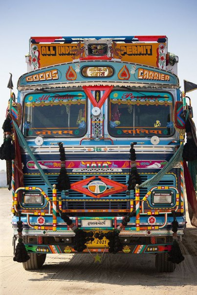 Tuning in Indian: trucks that you can't take your eyes off - Pictolic