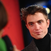 'Twilight' star Robert Pattinson makes first red carpet appearance with his girlfriend