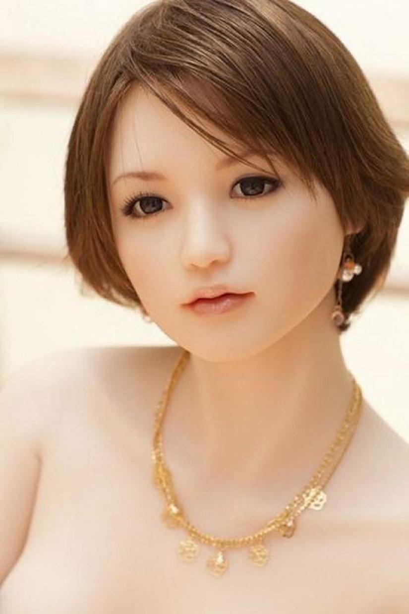 Ultra-realistic rubber girlfriends of Japanese men