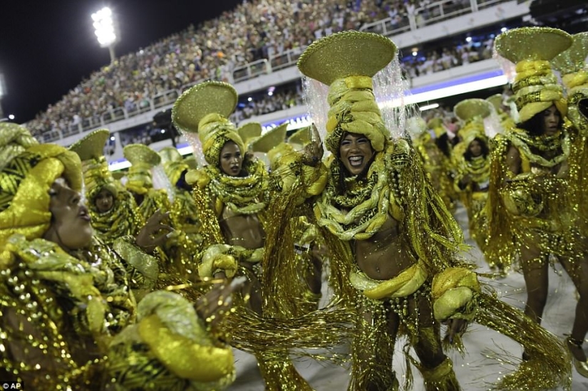 Un derroche de carne, sudor y purpurina: Río de Janeiro ha capturado el carnaval