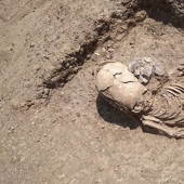 Un esqueleto de un bebé del siglo II con un cráneo alargado fue encontrado en Crimea