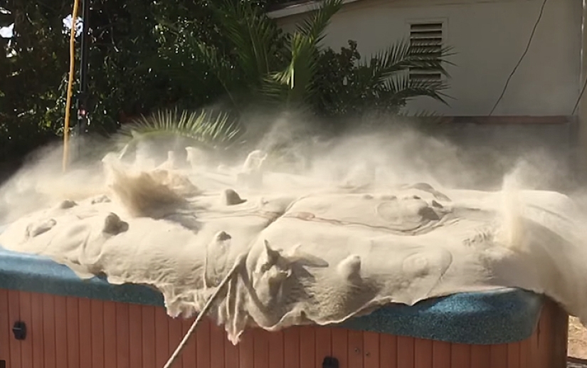Un ex ingeniero de la NASA hizo un jacuzzi donde convirtió la arena en líquido