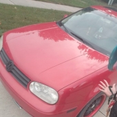 Un fanático de" Rick y Morty " regaló su auto por una caja de salsa de la caricatura