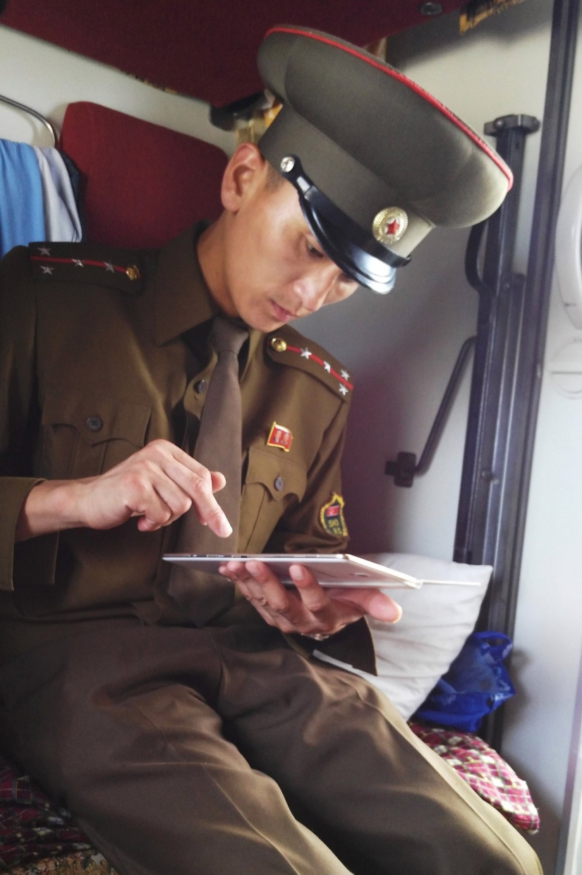 Un fotógrafo tomó imágenes deprimentes de la vida de la gente común en Corea del Norte en su teléfono