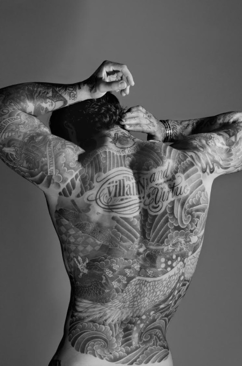 Un hombre fuerte con un tatuaje, un hombre discapacitado y un veterano de Afganistán decidieron convertirse en modelo