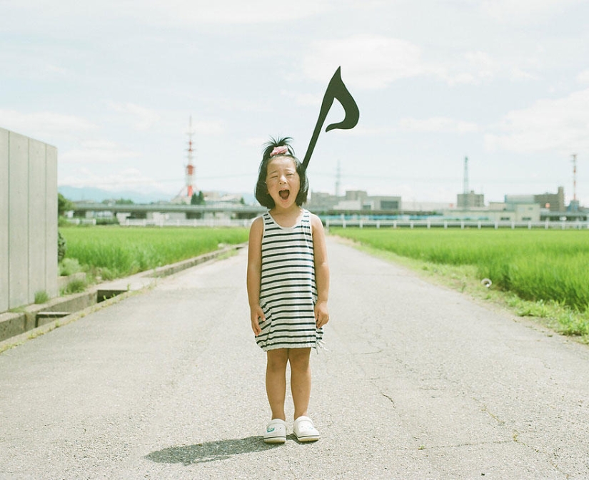 Un álbum de fotos inusual de una mujer japonesa de 4 años