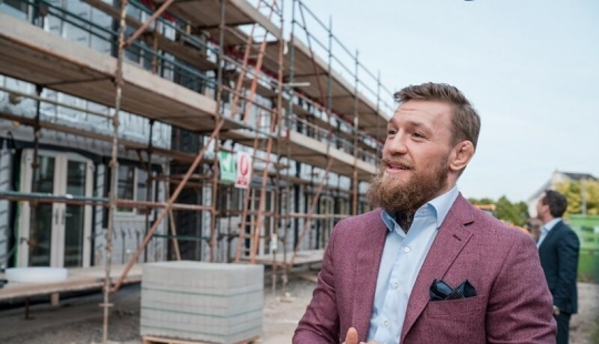 Un luchador con un gran corazón: Conor McGregor construye hogares para irlandeses sin hogar