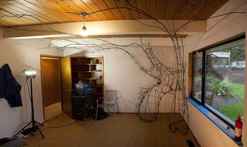 Un padre amoroso creó un árbol mágico en el dormitorio de su hija en 18 meses