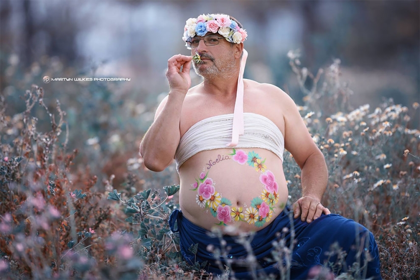 Un padre de dos hijos con "barriga cervecera" organizó una parodia de una típica sesión de fotos de embarazadas