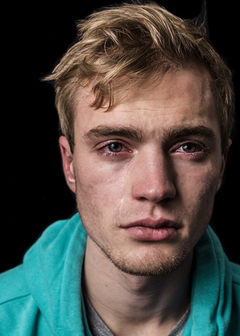 Un proyecto fotográfico sobre hombres que lloran, destruyendo estereotipos conocidos