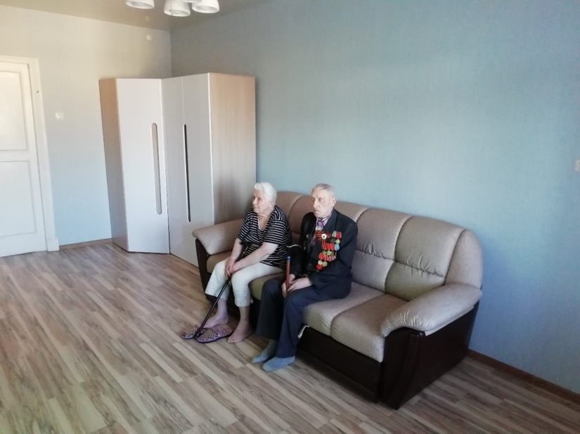Un residente de Ekaterimburgo reparó a un veterano de la Segunda Guerra Mundial por su cuenta