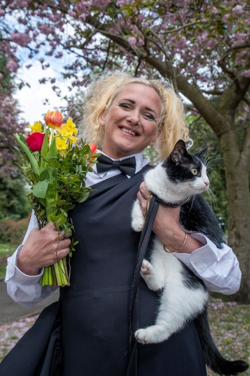 Una mujer británica se casó con un gato para que no se separaran
