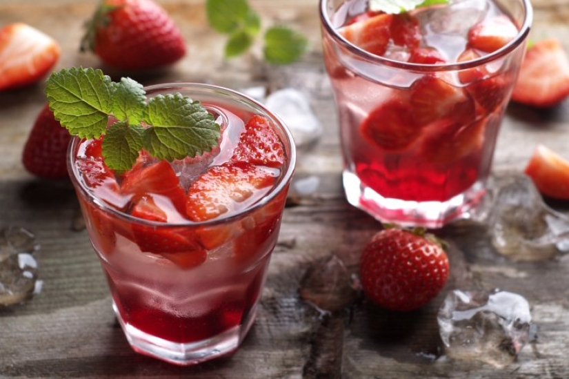 Una receta sencilla de limonada de fresa casera