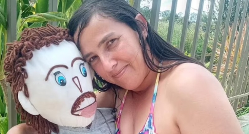 Una residente de Brasil se casó con una muñeca y dio a luz a su hijo