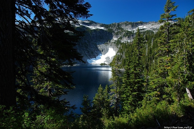 USA: Lakes and Waterfalls of the Foss River Valley