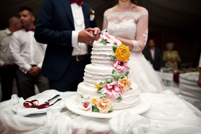 Venta de cucharas, bragas y novias: 15 formas extraordinarias de "vencer" a una boda