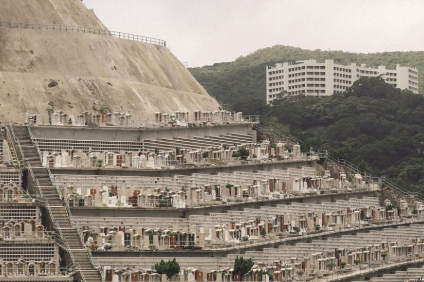 Vertical cemetery in Hong Kong — when overpopulation affects not only the living