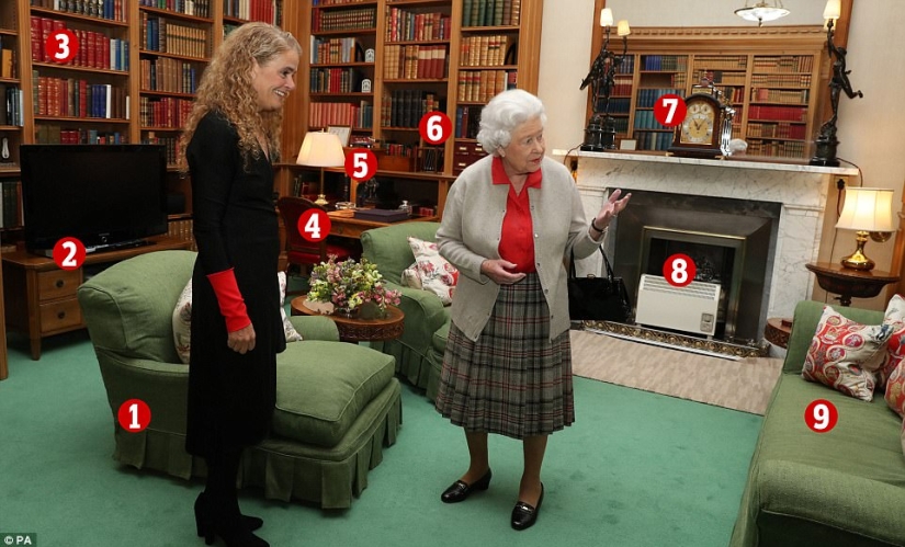 Visitando a la Reina británica: parece que el tiempo se ha detenido aquí