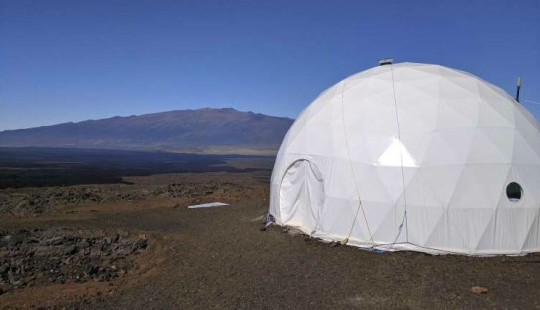 "Walking on grass without shoes and socks is really very interesting": NASA test subjects after 8 months under the dome