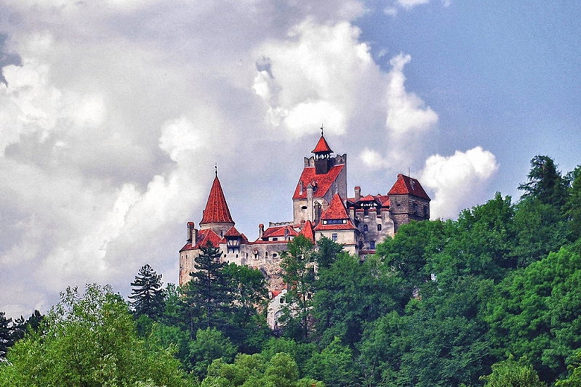Want to feel like Dracula? - buy his castle!