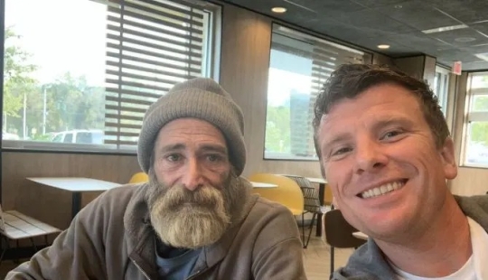 Welcome back: the homeless man gave his last money to help a stranger, and received a generous reward