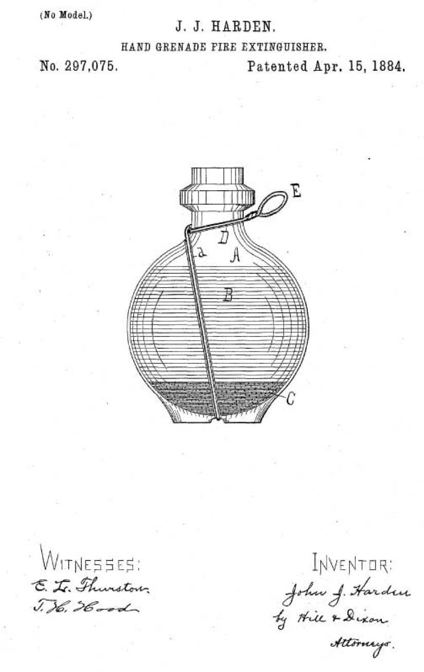 What did the very first fire extinguishers look like