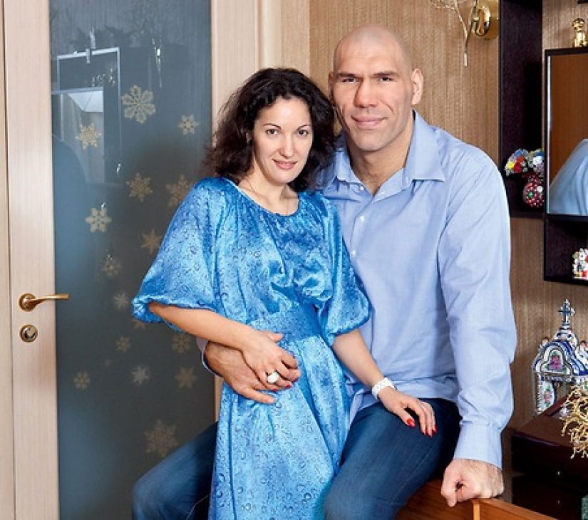 What do the wife and children of the politician and boxer Nikolai Valuev look like