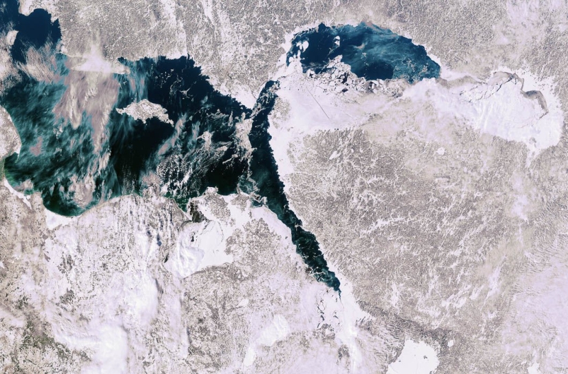 What does Russia look like from space?