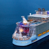 What does the world's largest cruise ship "Symphony of the Seas" look like